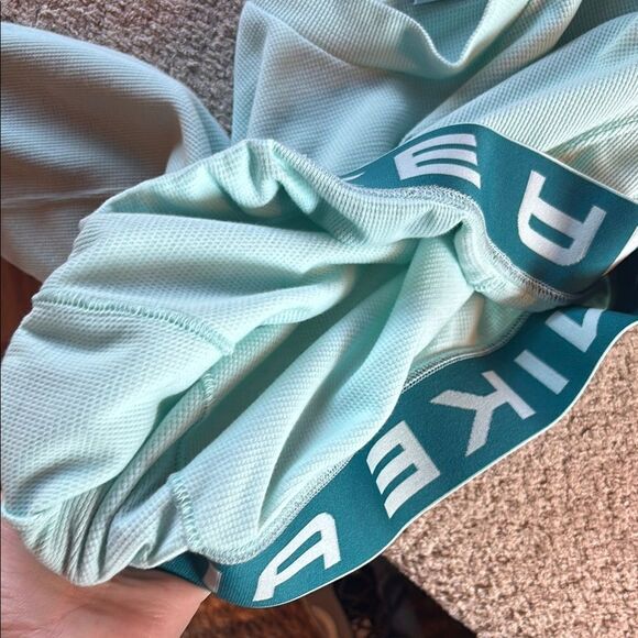 Nike Air Mint Green Cropped Sweatshirt - Picture 13 of 14